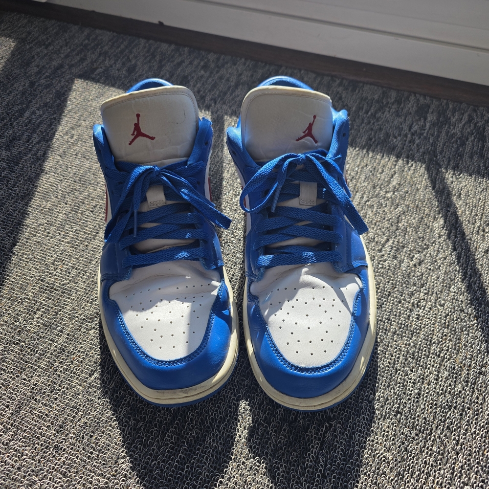 Jordan Womans Blue and White Sneakers - Picture 14 of 15